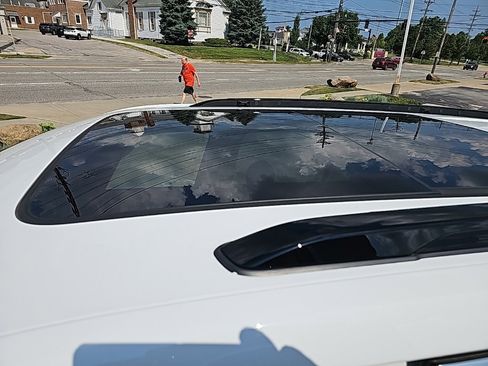 Certified 2024 Jeep Grand Cherokee Overland w/ Adv Protech Group III image 11