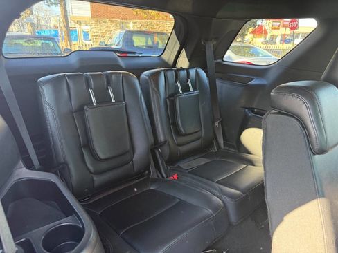 Used 2016 Ford Explorer XLT w/ Equipment Group 202A image 14