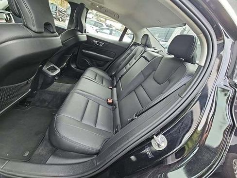 Used 2024 Volvo S60 B5 Plus image 8