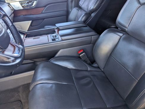 Used 2022 Lincoln Navigator Reserve image 19