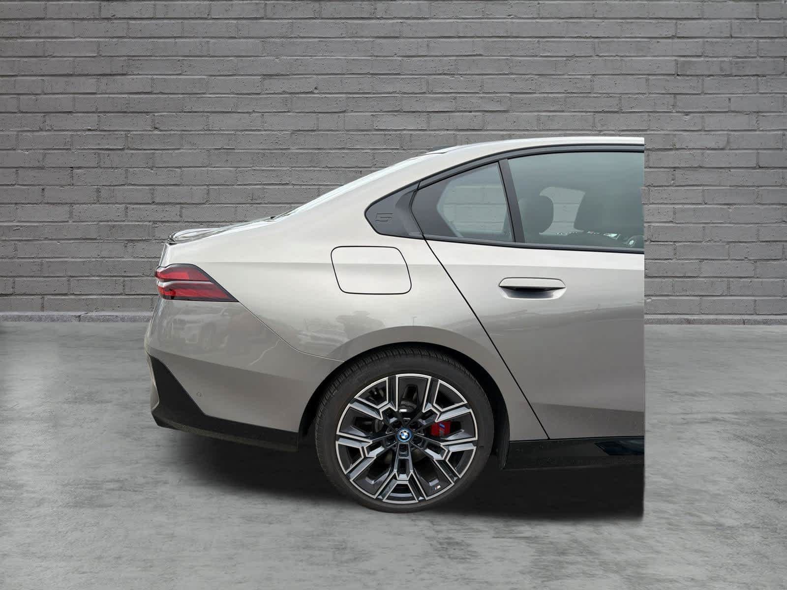 Used 2024 BMW i5 M60 w/ Premium Package AWD/4WD image 9