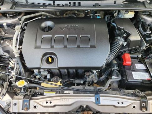 Used 2015 Toyota Corolla LE FWD image 31