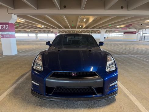 Used 2015 Nissan GT-R Premium AWD/4WD image 4