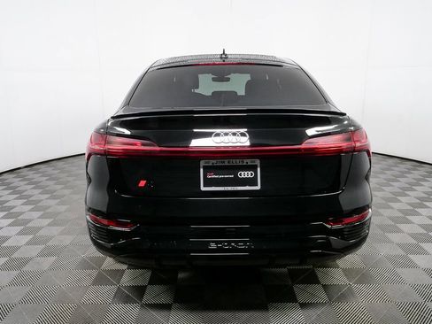 Certified 2024 Audi Q8 e-tron Prestige image 31