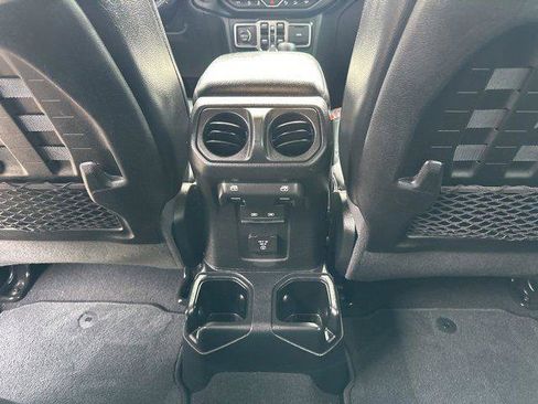 Certified 2021 Jeep Wrangler Unlimited Rubicon image 35