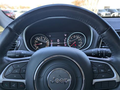 Used 2021 Jeep Compass Latitude image 37