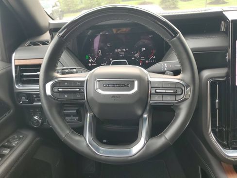 Used 2025 GMC Yukon Denali w/ Denali Reserve Package AWD/4WD image 30