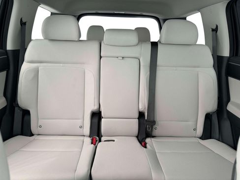 New 2026 Hyundai Santa Fe SE FWD image 16