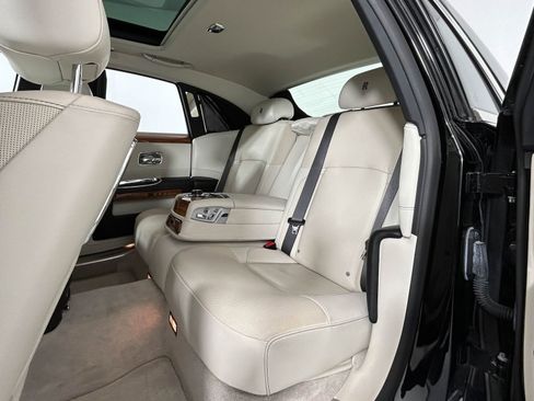Used 2011 Rolls-Royce Ghost image 36