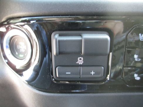 New 2026 GMC Sierra 3500 SLT w/ SLT Convenience Package AWD/4WD image 19