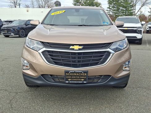 Used 2019 Chevrolet Equinox LT image 2