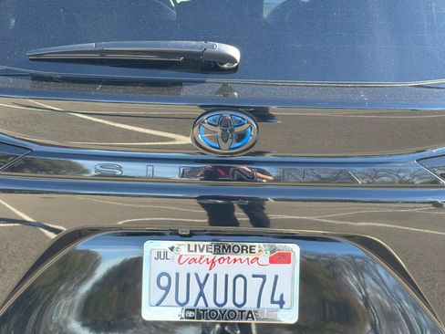 Used 2025 Toyota Sienna XSE w/ XSE Plus Package image 50