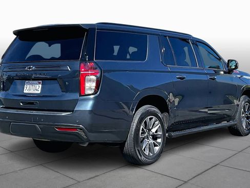 Used 2021 Chevrolet Suburban Z71 w/ Z71 Signature Package image 12