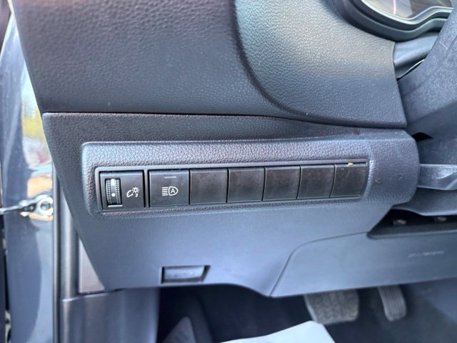 Used 2025 Toyota Corolla LE FWD image 22