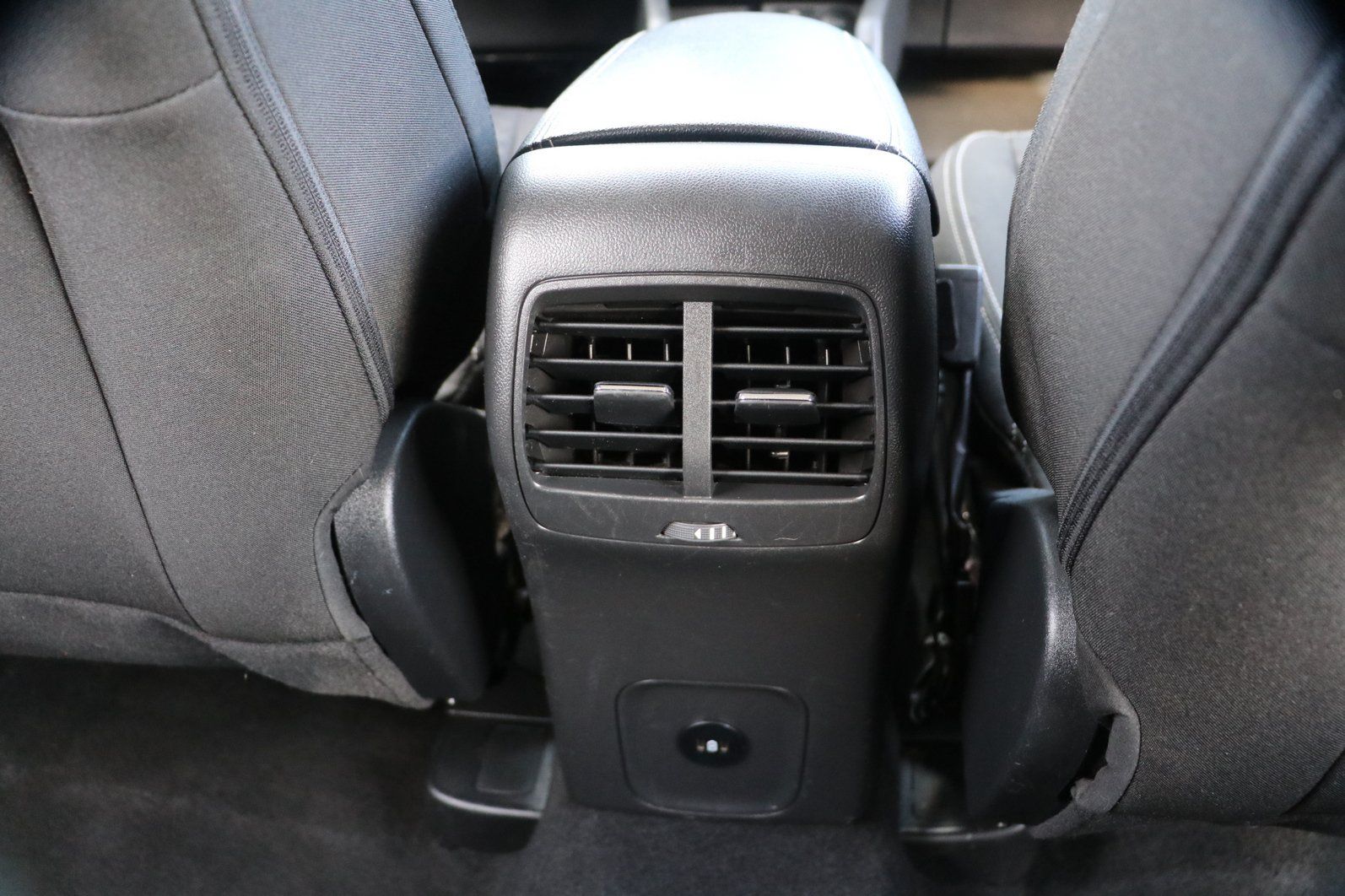 Used 2024 Ford Escape Active w/ Cold Weather Package FWD image 32