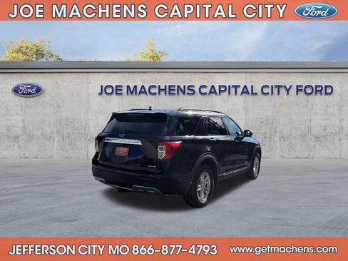 Used 2022 Ford Explorer XLT w/ Equipment Group 202A image 7