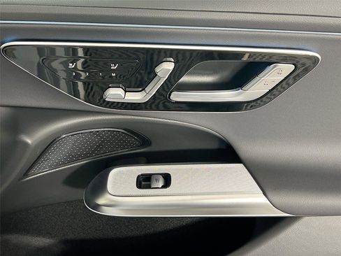 New 2026 Mercedes-Benz E 350 4MATIC Sedan image 31