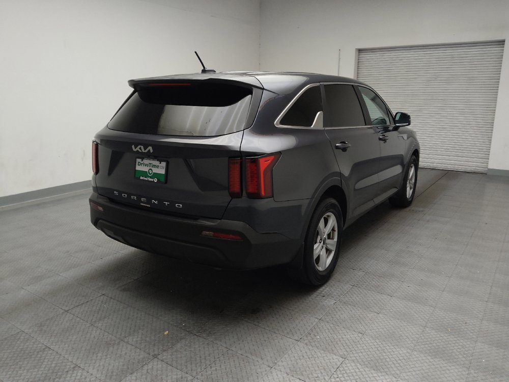 Used 2022 Kia Sorento LX FWD image 9