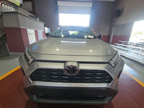 Used 2025 Toyota RAV4 LE AWD/4WD image 2