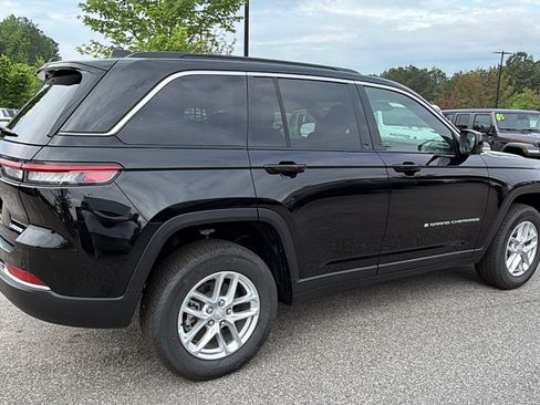 Used 2025 Jeep Grand Cherokee Laredo X w/ Luxury Tech Group I AWD/4WD image 8