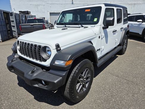 Used 2026 Jeep Wrangler Unlimited Sport AWD/4WD image 2