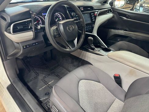 Used 2018 Toyota Camry LE FWD image 15