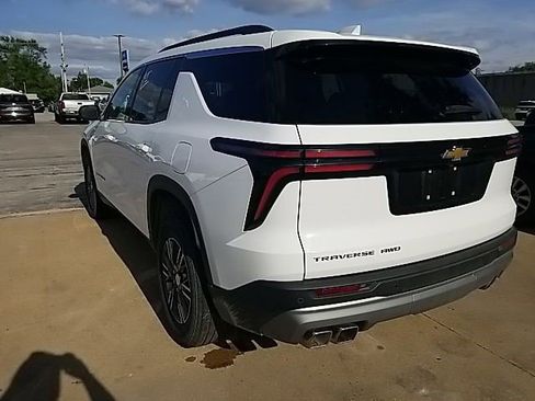 Certified 2026 Chevrolet Traverse LT AWD/4WD image 13