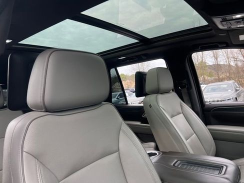 Used 2021 GMC Yukon SLT w/ SLT Luxury Plus Package image 39