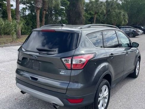 Used 2018 Ford Escape SE image 4