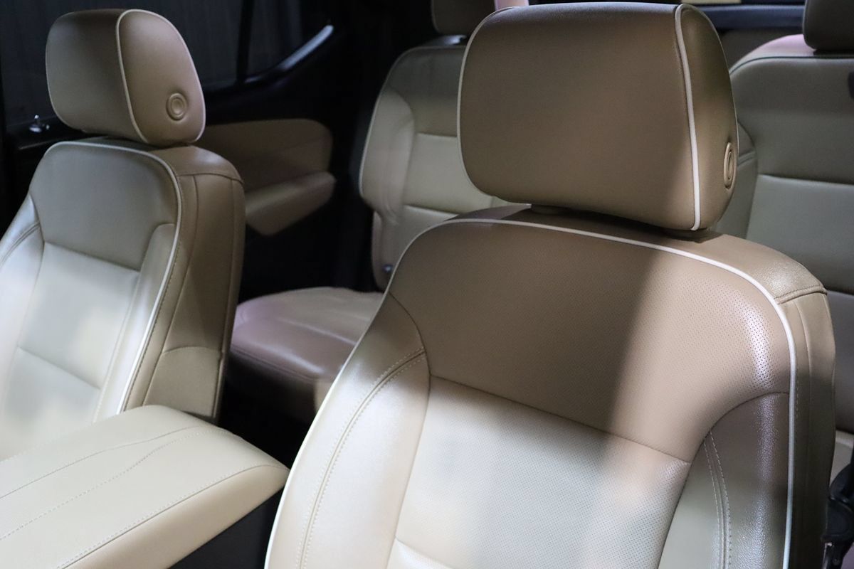 Used 2023 Chevrolet Traverse Premier FWD image 37