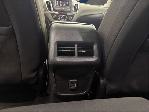 Used 2020 Chevrolet Equinox LS image 27