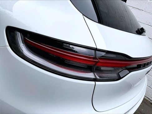 Certified 2023 Porsche Macan S AWD/4WD image 30