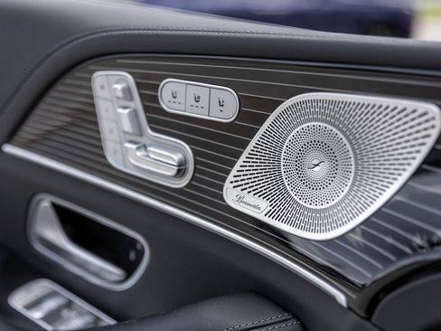 Used 2024 Mercedes-Benz Maybach GLS 600 4MATIC image 36