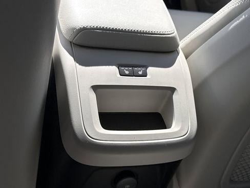 New 2026 Volvo XC60 T8 Ultra w/ Protection Package Premier image 15