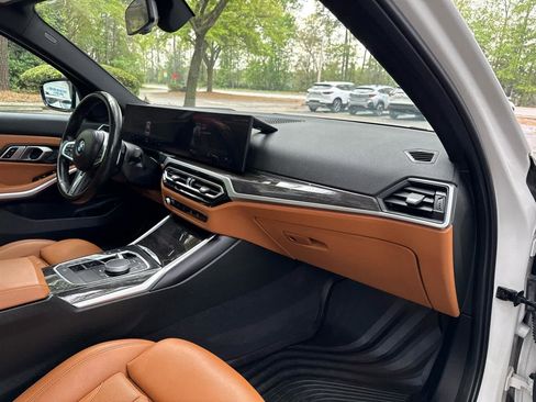 Used 2023 BMW 330i Sedan w/ M Sport Package image 15