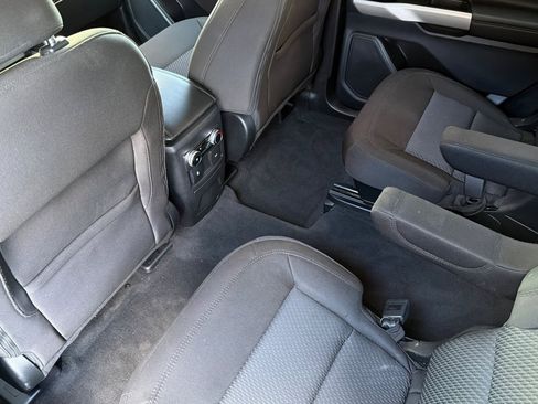 Used 2023 Ford Explorer XLT image 12