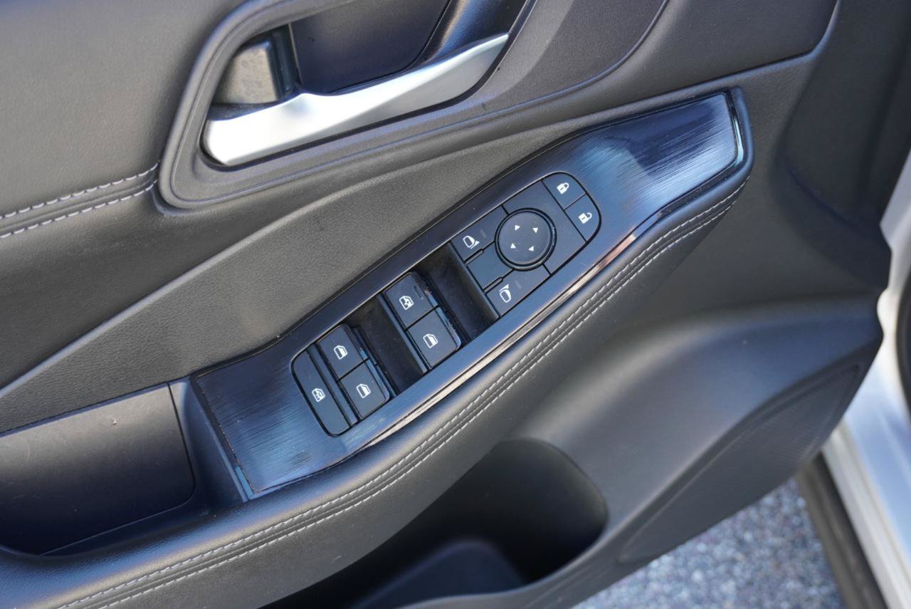 Used 2024 Nissan Rogue SV w/ SV Premium Package AWD/4WD image 10