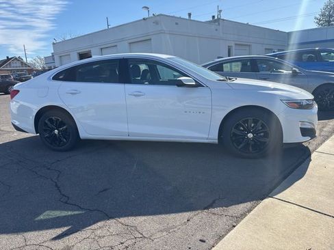 Used 2024 Chevrolet Malibu LT image 2