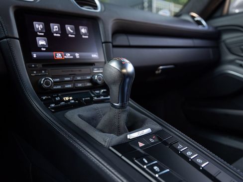 Certified 2022 Porsche 718 Cayman RWD image 27