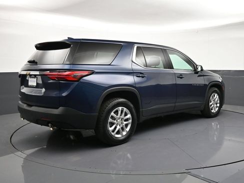 Used 2023 Chevrolet Traverse LS AWD/4WD image 5
