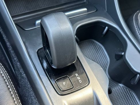 Used 2023 Volvo XC40 B4 Core w/ Convenience Package FWD image 21