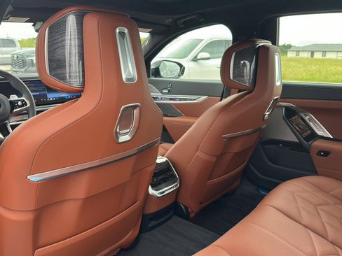 New 2025 BMW 760i xDrive i xDrive w/ Executive Package image 14