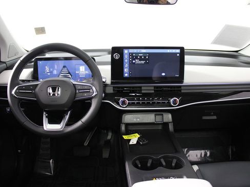 Used 2025 Honda Prologue Touring image 14