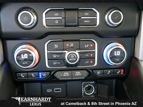 Used 2021 GMC Yukon SLT w/ SLT Luxury Plus Package AWD/4WD image 38