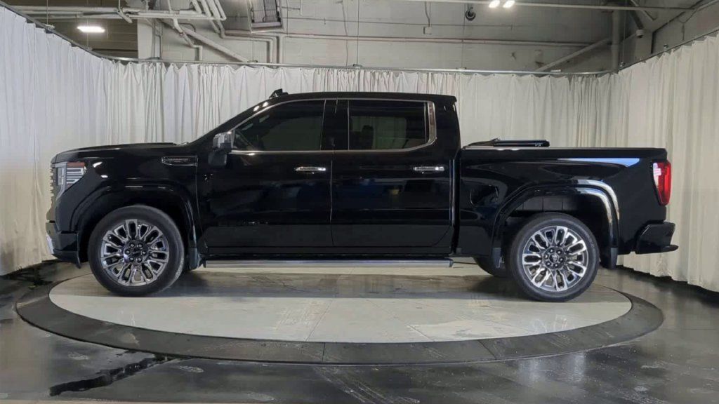 Used 2025 GMC Sierra 1500 Denali Ultimate AWD/4WD image 6