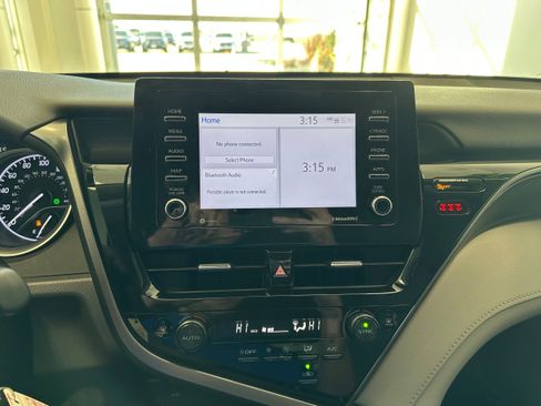 Used 2023 Toyota Camry LE image 17