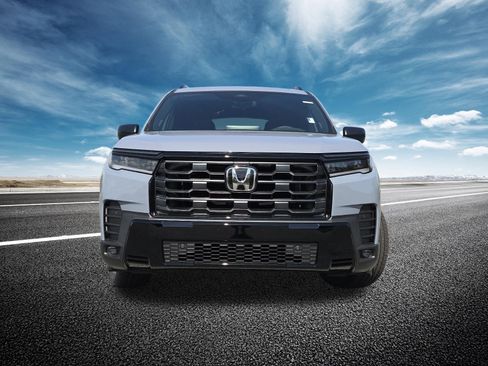 New 2026 Honda Pilot Sport image 5