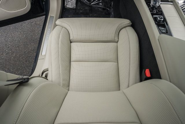 New 2027 Volvo XC60 B5 Ultra AWD/4WD image 32