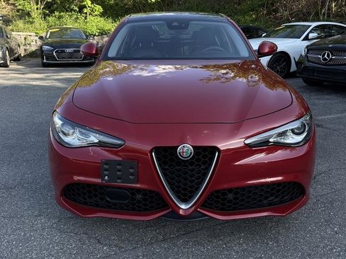 Used 2018 Alfa Romeo Giulia Ti Sport w/ Quick Order Package 22S Sport AWD/4WD image 23