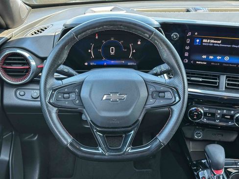 Used 2024 Chevrolet Trax RS w/ Driver Confidence Package FWD image 25